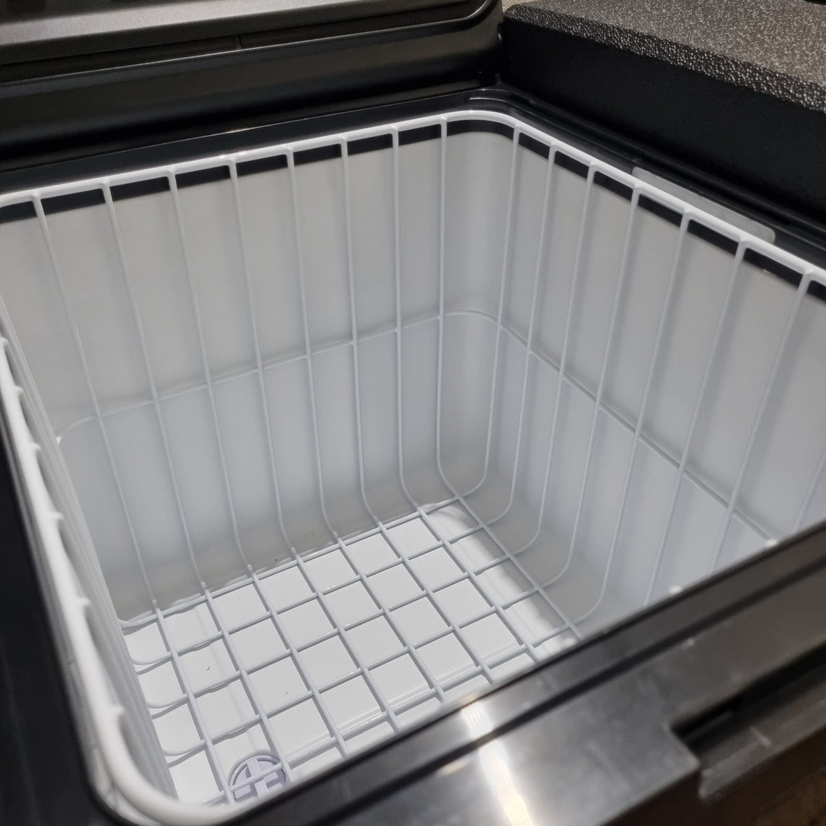 Dual Zone Camping Fridge Freezer 75L – Advanced Cooling for Smooth, Reliable Journeys - image 8